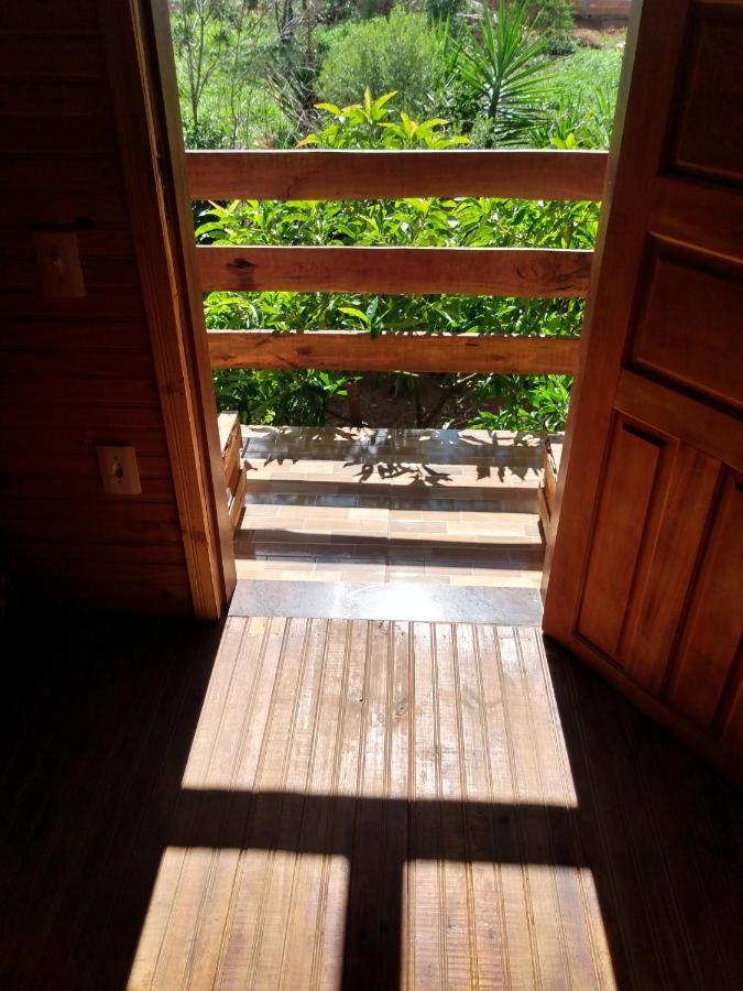 Chale Nascer Do Sol Vila São Tomé das Letras Exterior foto